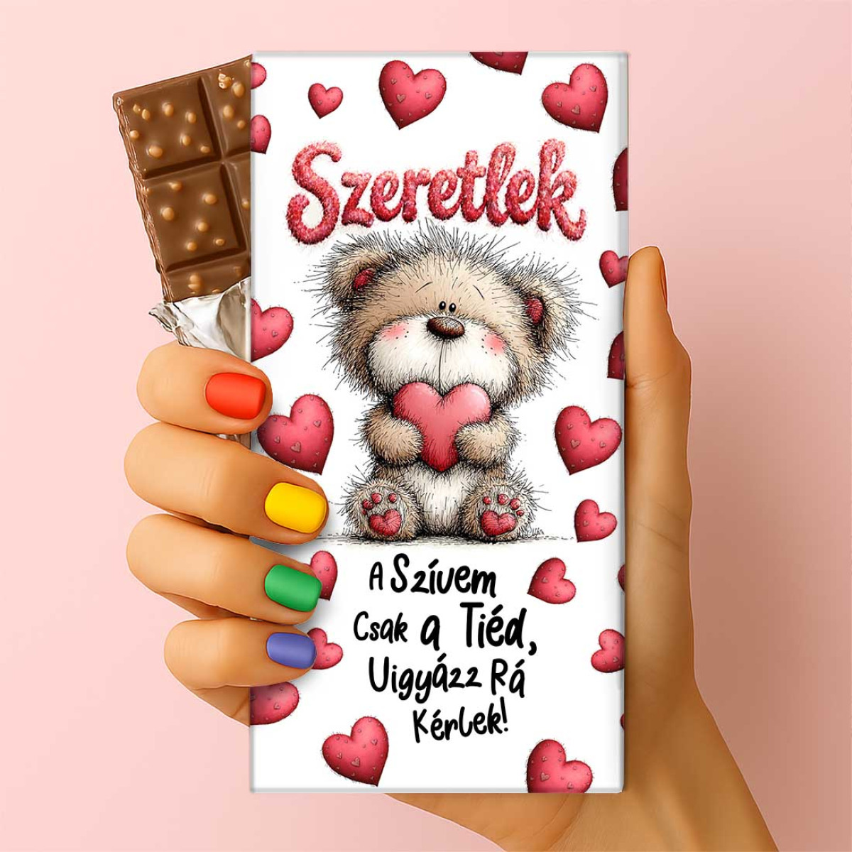 Feliratos puffasztott rizses csokoládé – „A szívem csak a Tiéd, vigyázz rá kérlek!” | Macis szerelmes csoki (75 g)